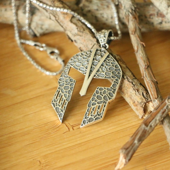 Silver GLADIATOR men’s necklace Vegas Knights. - Picture 4 of 8